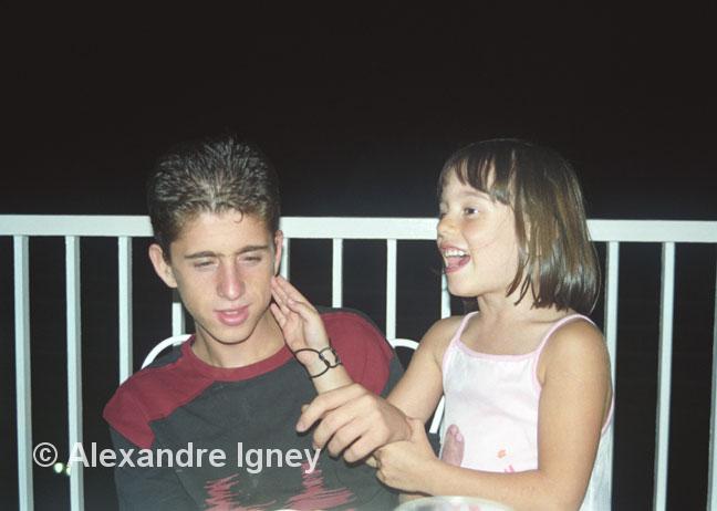 greece-boy-girl Greco-Salvadoran girl teases Albanian boy