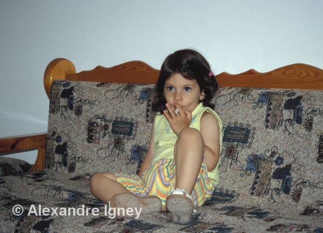 greece-girl-smoker greece-girl-smoker