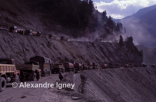 kashmir-military-convoy kashmir-military-convoy