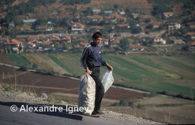 albania-poor-boy albania-poor-boy