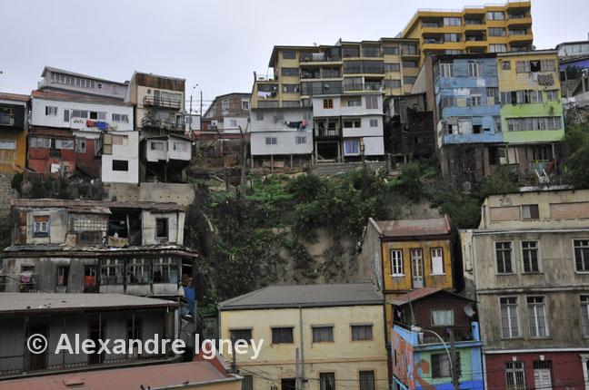 chile-valparaiso-housing